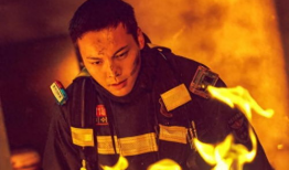 消防题材的电视剧,揭秘消防英雄的生死较量